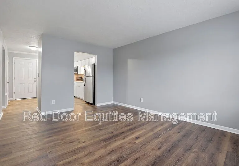 123 W Walnut St #N — Photo 4