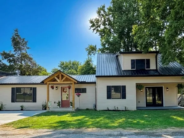 1303 Mullins St, Flatwoods, KY 41139