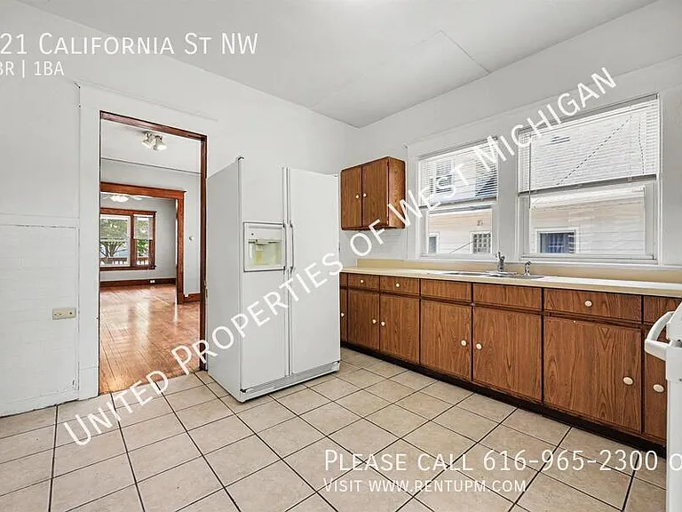 721 California St NW — Photo 9