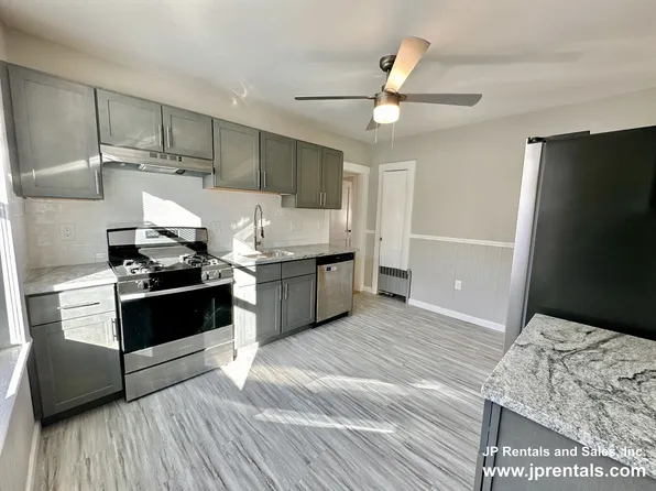 26 Saint Rose St #2, Jamaica Plain, MA 02130