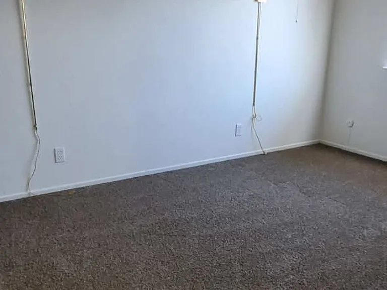 1901 Driftwood Dr #3 — Photo 8