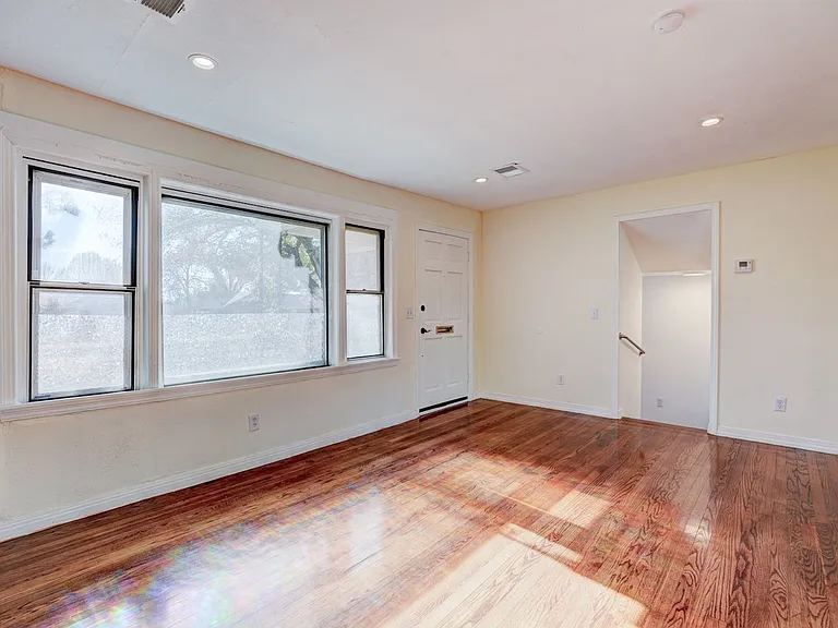 3135 NW Grand Blvd — Photo 20