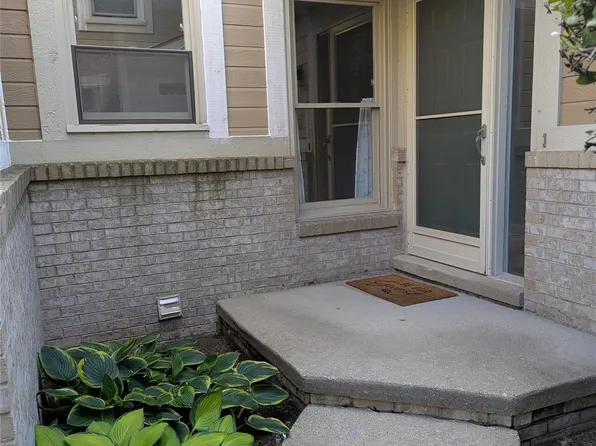 9327 Eastwind Dr, Livonia, MI 48150