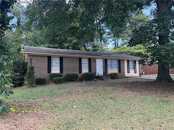 2nd image of 723 Sheffield Rd