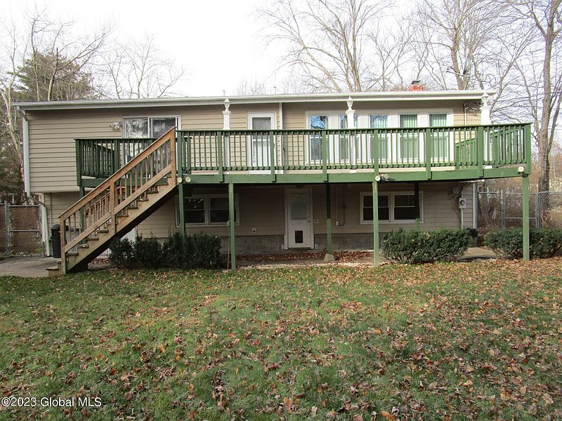 5th image of 936 Northumberland Drive