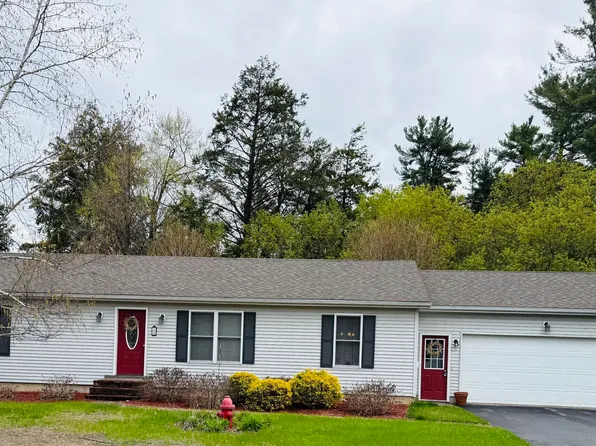 18 Maiden Ln, Peru, NY 12972