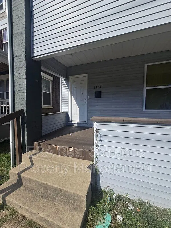 2 bed, 1.0 bath, 1040 sqft, $1,395 — Photo 2