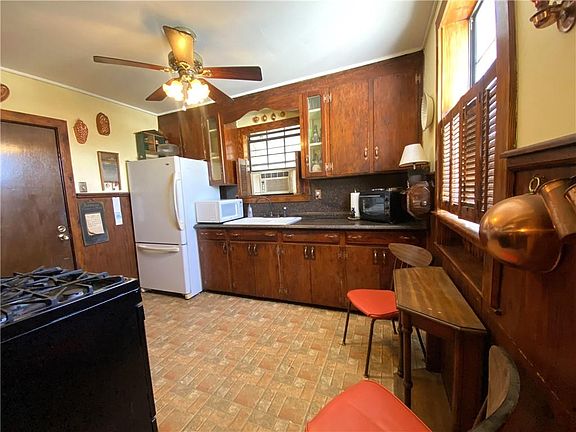 4th image of 809 Houma Blvd