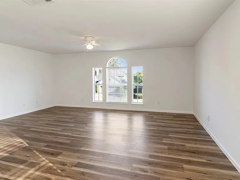 813 Silverbrook Dr — Photo 19