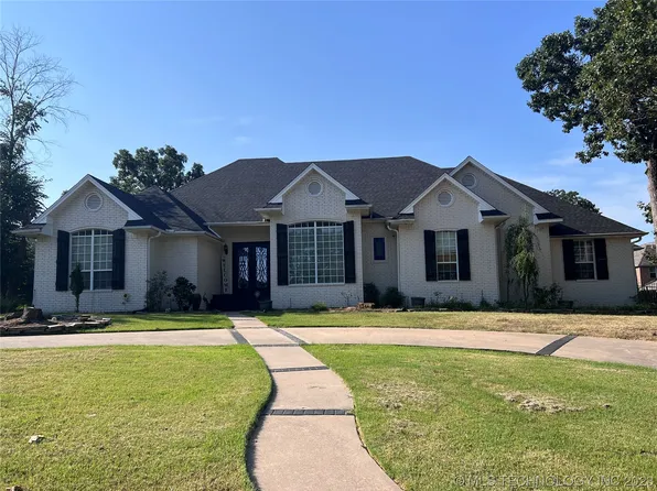 1709 Redbud Ct, McAlester, OK 74501