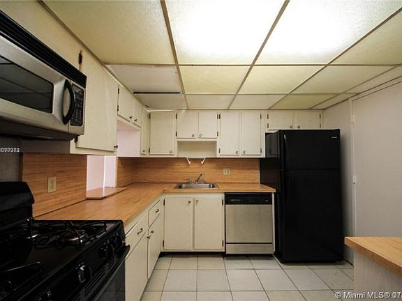 2nd image of 2175 NE 170th St APT 215