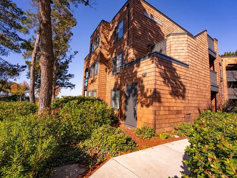 Indian Creek Apartments — Photo 43