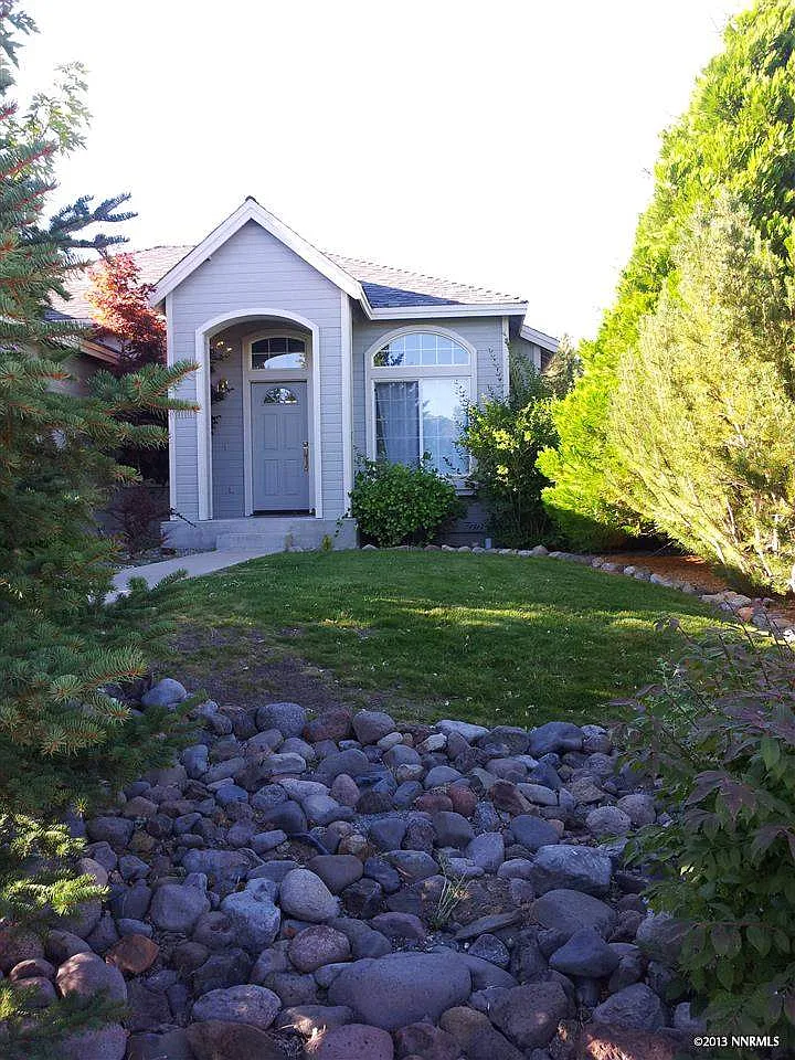 5581 Brittania Dr photo 1