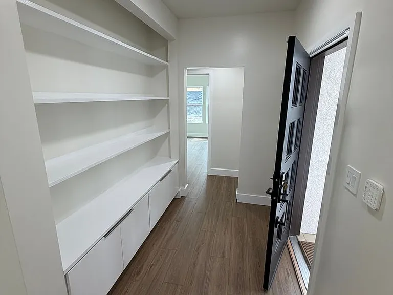 3 Bed 2 Bath Apartment, New Construction In Cleveland Heights (With Garage) — Photo 2