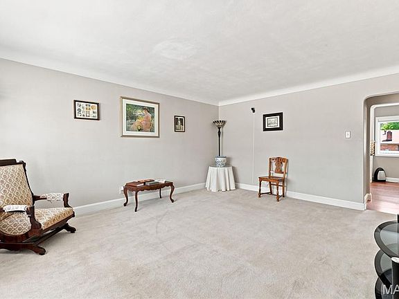 4th image of 9944 Knollshire Dr