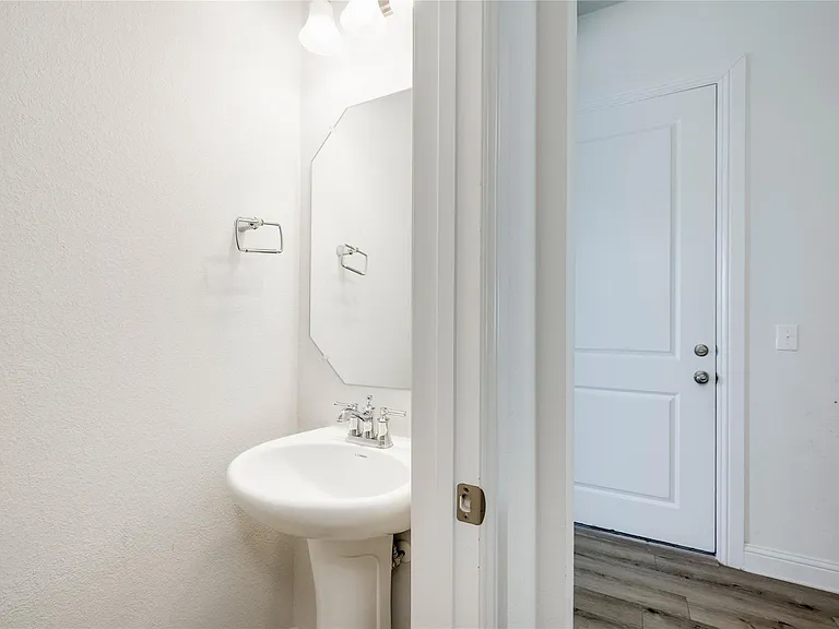 9813 Evening Canopy Dr — Photo 15