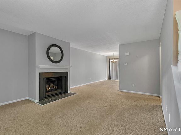 5th image of 423 Churchill Drive #423