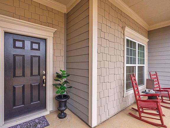 5th image of 1041 Pebble Creek Rd