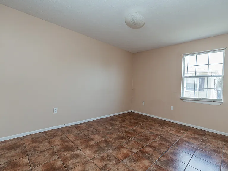 719 S Berthe Ave #8 — Photo 6