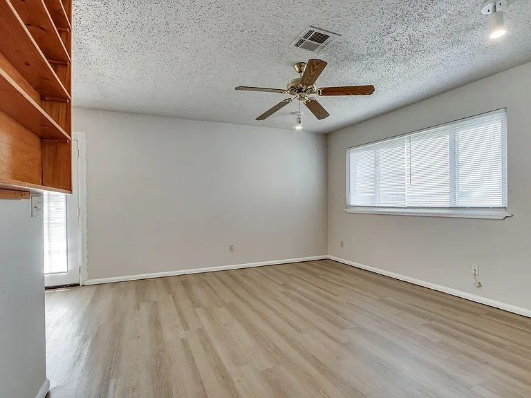 1805 Melody Dr — Photo 4