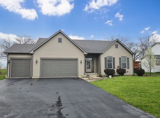 11223 Thrush Creek Dr, Richmond, IL 60071