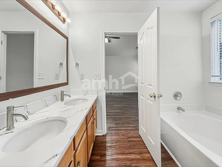 3801 Wingdale Ct — Photo 12