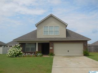 12 Easy St, Decatur, AL 35603