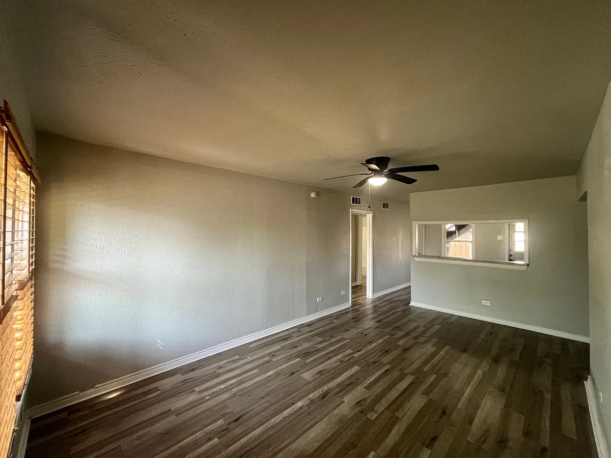 Building Photo - 3120 Santa Fe St #25
