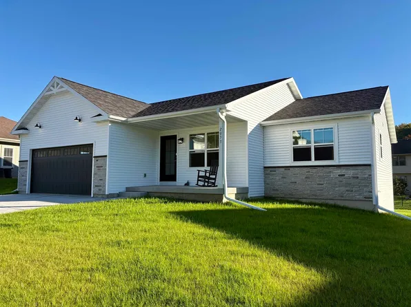 2033 Handel St, Black Earth, WI 53515