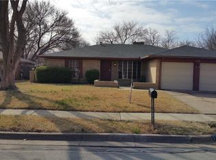 1928 Briar Meadow Dr, Arlington, TX 76014