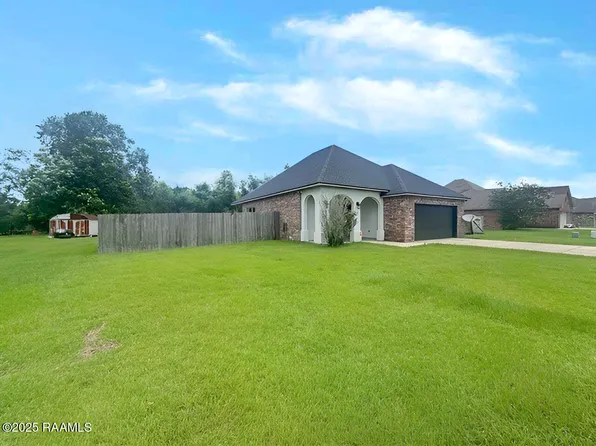 1141 Bridgetowne Ln, Breaux Bridge, LA 70517