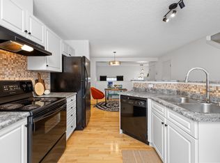 8304 11th Ave SW #83, Edmonton, AB T6X1J8