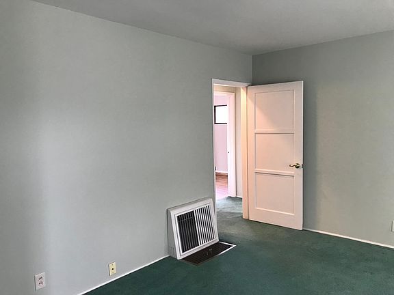 5th image of 4739 Knoxville Ave
