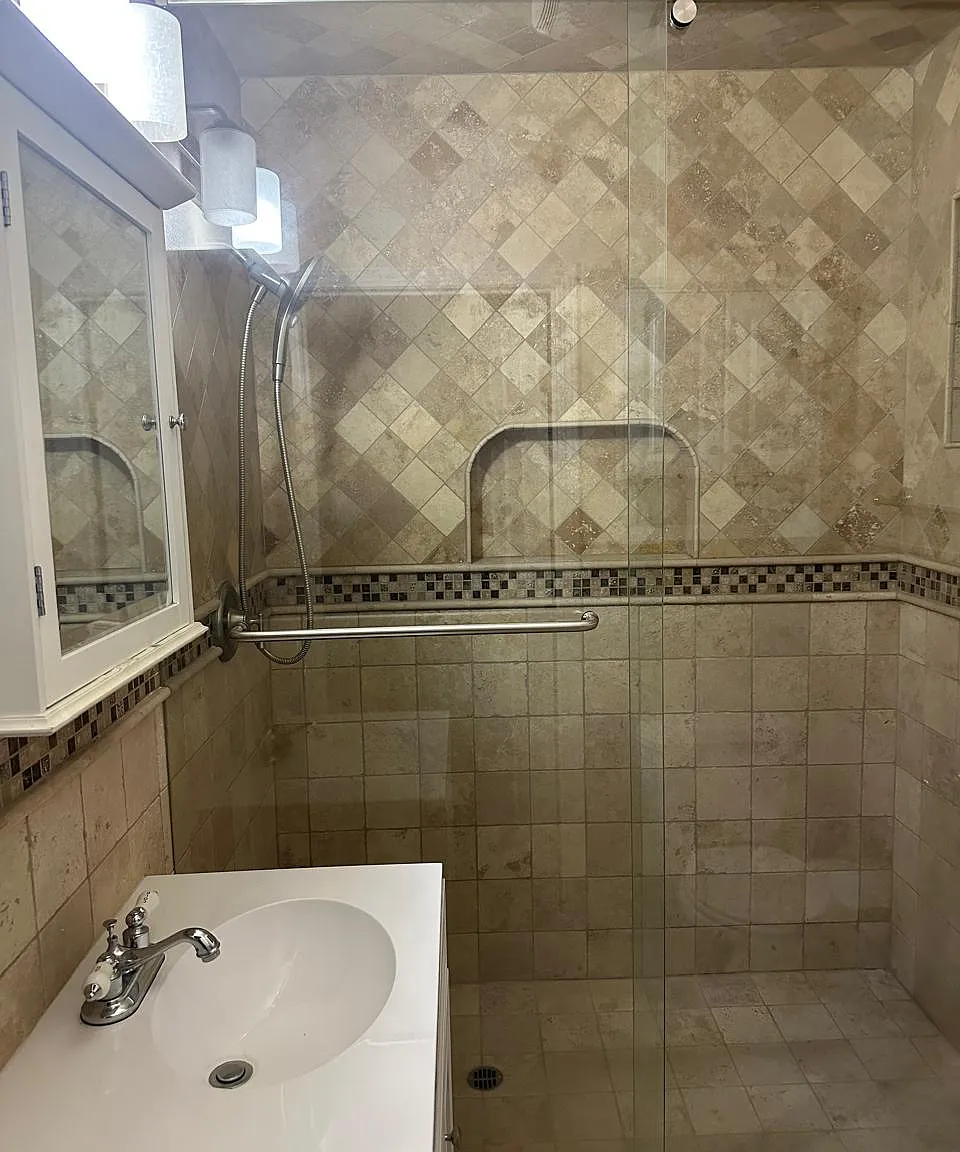 Studio, 400 sqft, $1,700 — Photo 3
