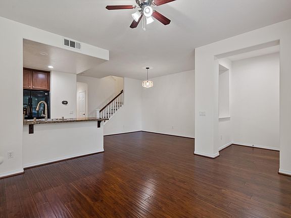 5th image of 28525 Pietro Dr