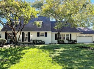 3709 W 84th St, Prairie Village, KS 66206