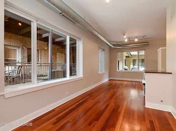 2nd image of 4751 N Artesian Ave APT 209