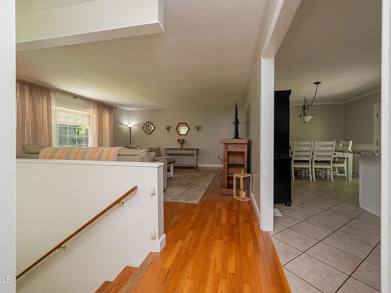 135 Riders Dr — Photo 20