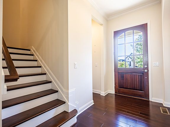 5th image of 504 Fort Lee Ct