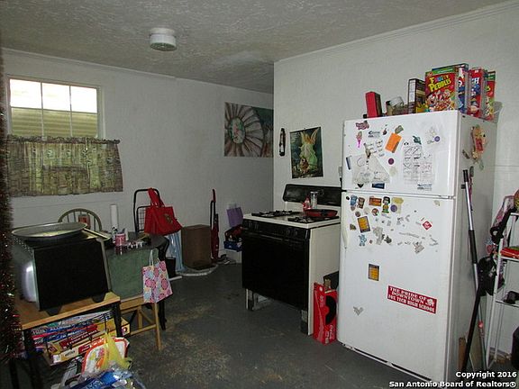 2nd image of 618 Potomac