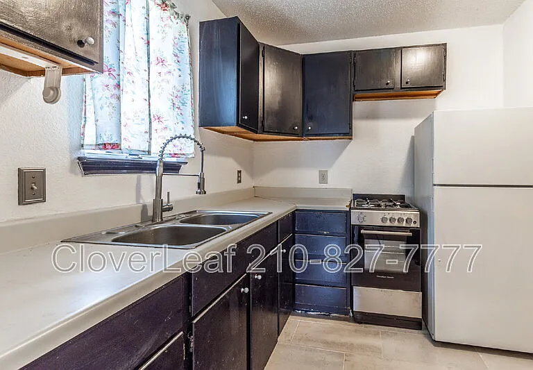514 Curtiss St — Photo 8