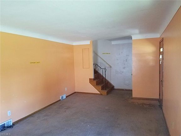 3rd image of 27950 Coolidge Dr