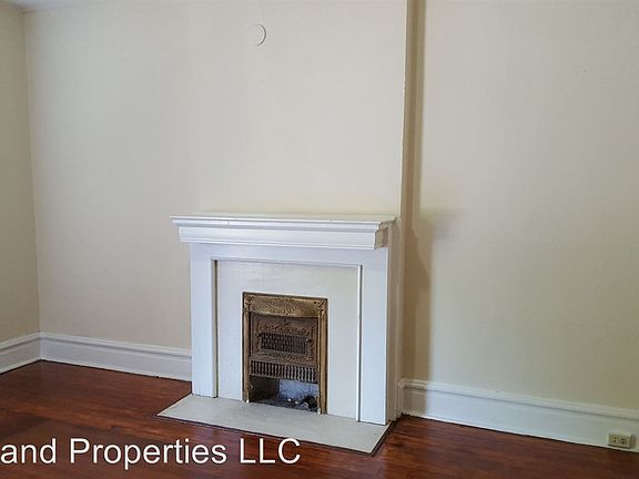 5th image of 4574 Evans Ave