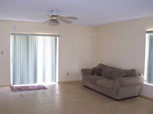 5th image of 3214 Moccasin Dr