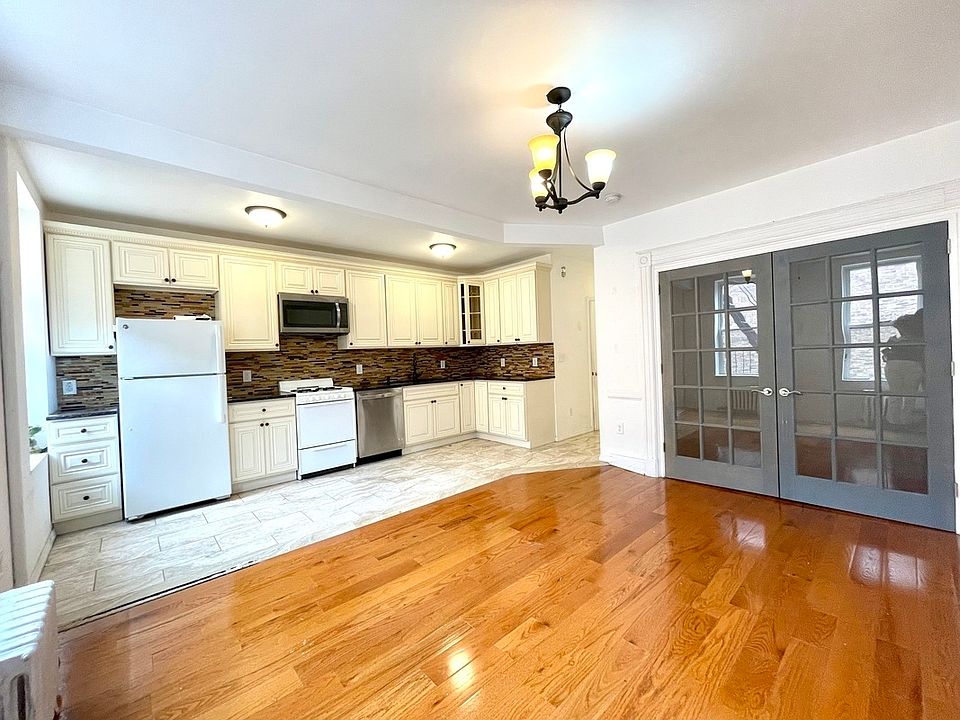 1st image of 291 7th Ave APT 3R