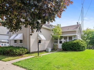 1329 S 13th St, Manitowoc, WI 54220