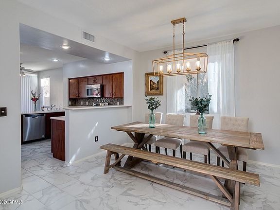 3rd image of 15217 S 14th Pl