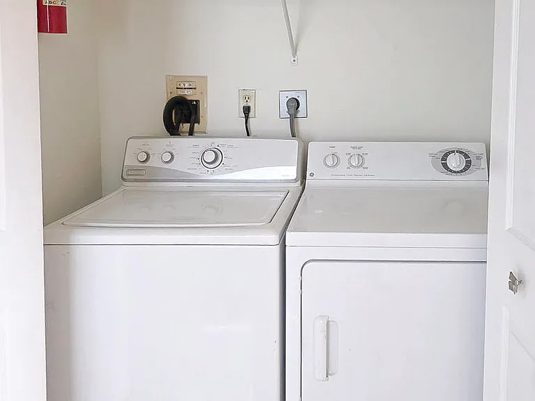 1611 Cabot Ln #C2 — Photo 18