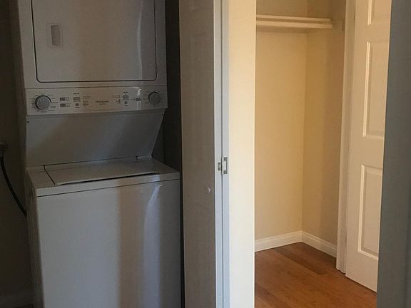 5th image of 11115 Aqua Vista St APT 105