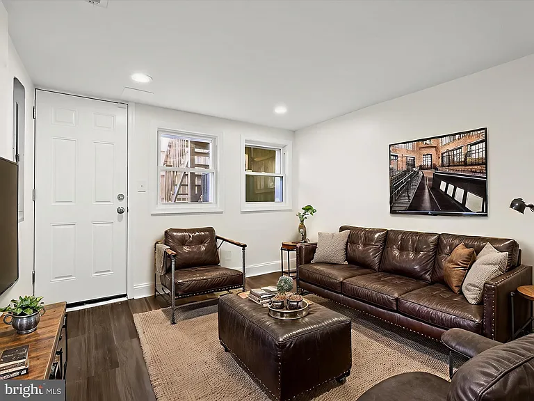 404 N Robinson St — Photo 28